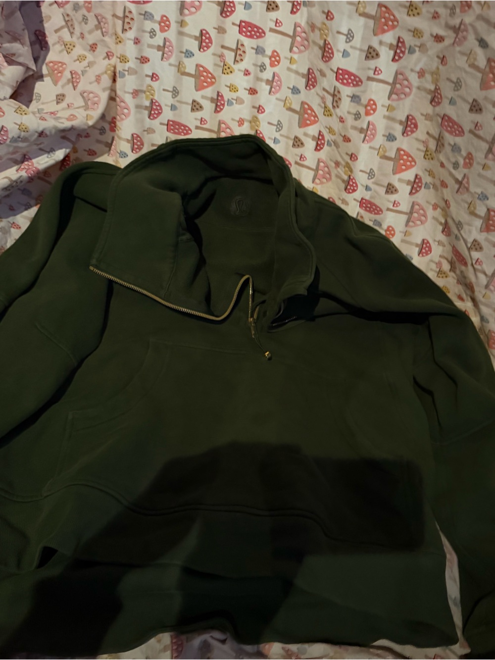 Lulu lemon Women’s Dark Green pull over